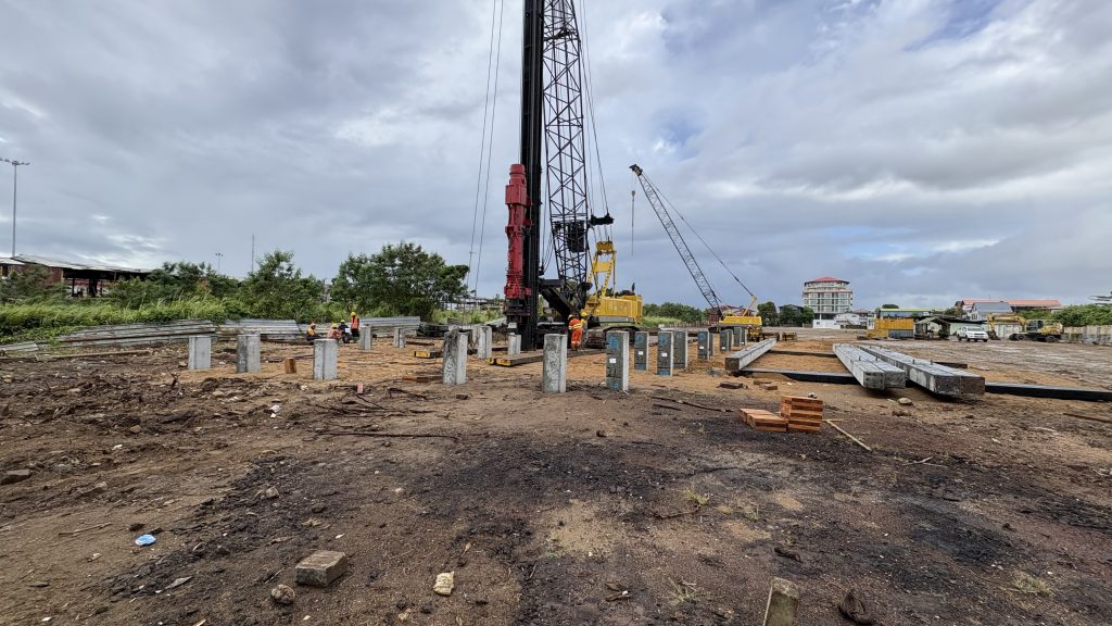 25 12 10 vsh heien van betonnen palen